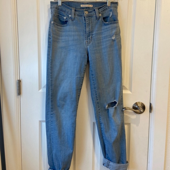 Levi’s High Rise Straight Ripped Jeans - Picture 3 of 7